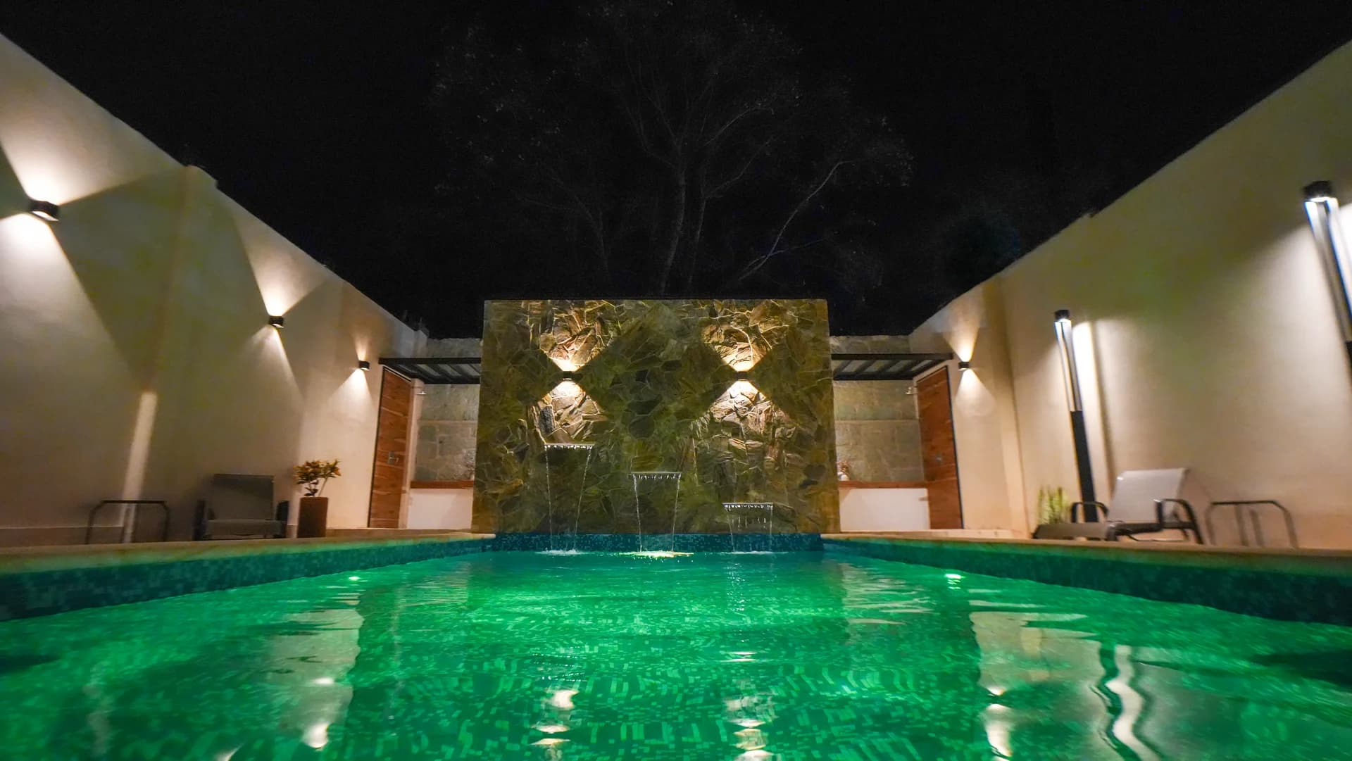 Alberca de noche 3
